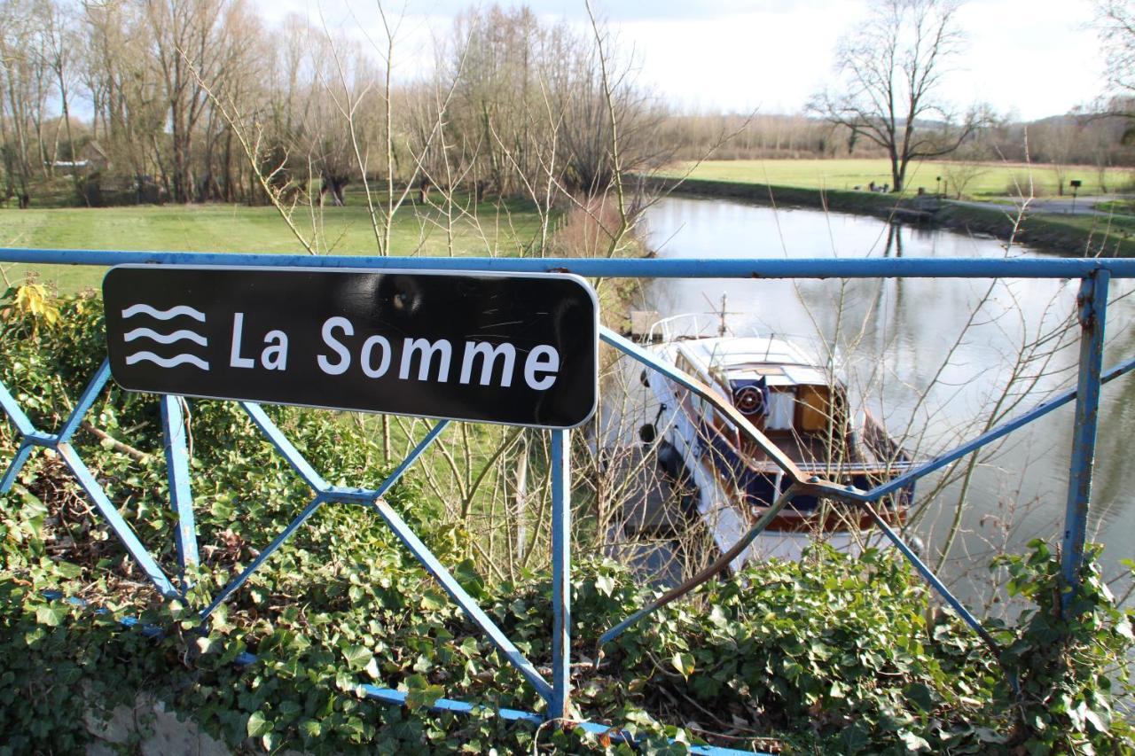 Orka Hotell Eaucourt-sur-Somme Exteriör bild