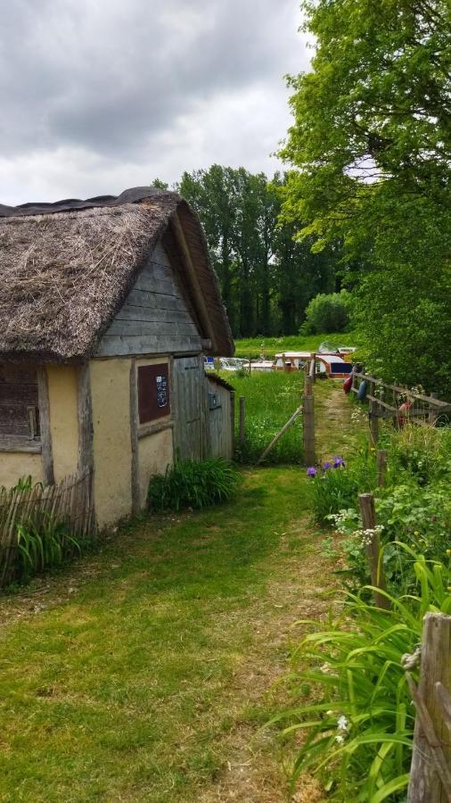 Orka Hotell Eaucourt-sur-Somme Exteriör bild