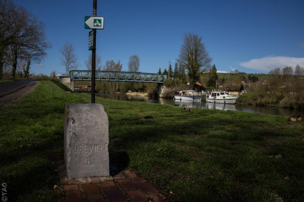 Orka Hotell Eaucourt-sur-Somme Exteriör bild